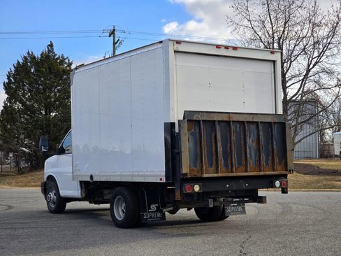 Used 2017 GMC Savana 3500 image 14