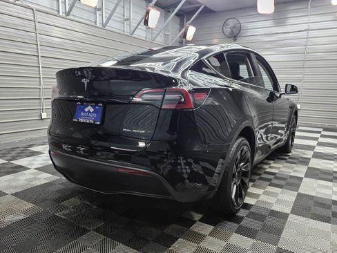 Used 2022 Tesla Model Y Long Range AWD/4WD image 5