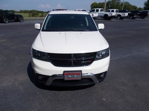 Used 2017 Dodge Journey Crossroad w/ Popular Equipment Group FWD image 9