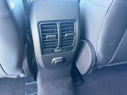 Used 2017 Ford Escape SE image 28