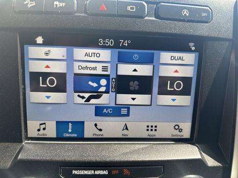 Used 2018 Ford F150 Lariat w/ Equipment Group 502A Luxury AWD/4WD image 22