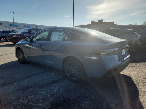 New 2026 Nissan Sentra SV w/ SV Convenience Package FWD image 3