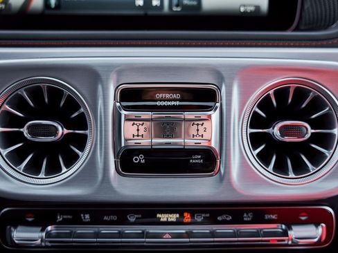 Used 2025 Mercedes-Benz G 63 AMG 4MATIC image 75