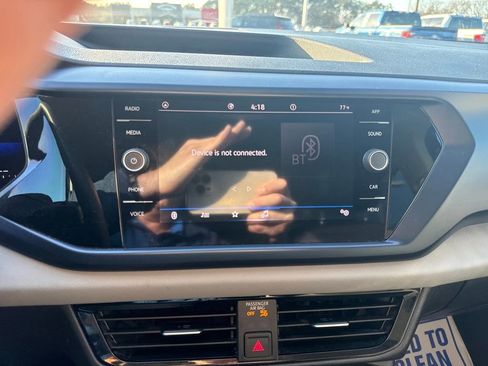 Used 2022 Volkswagen Taos SE image 27