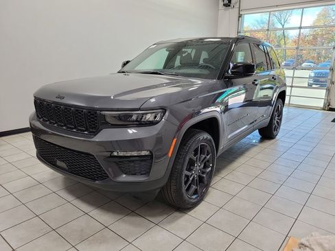 New 2025 Jeep Grand Cherokee Limited image 3