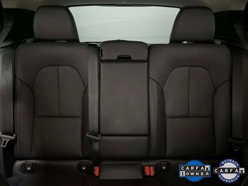 Used 2025 Volvo XC40 B5 Plus image 72