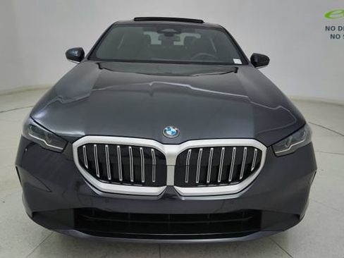 Used 2025 BMW 530i RWD image 2