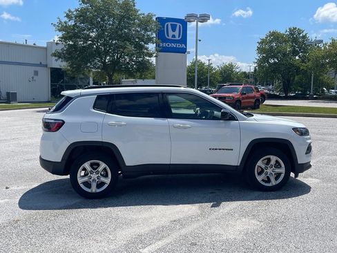 Used 2023 Jeep Compass Latitude AWD/4WD image 7