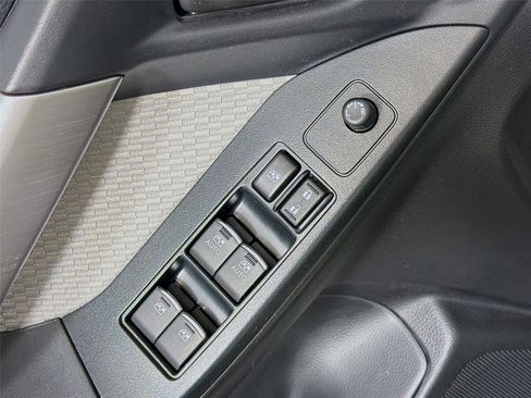 Used 2018 Subaru Forester 2.5i Premium AWD/4WD image 19