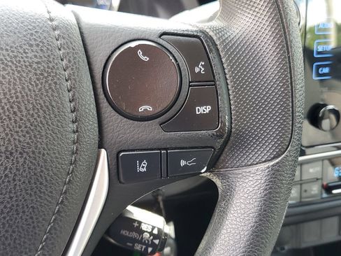 Used 2017 Toyota Corolla LE FWD image 19