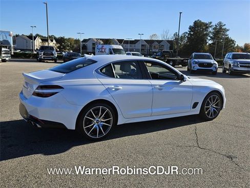 Used 2023 Genesis G70 2.0T image 13