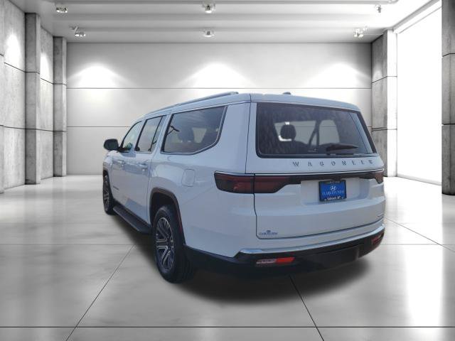 Used 2024 Jeep Wagoneer L Series II w/ Flexible Seating Group AWD/4WD image 10