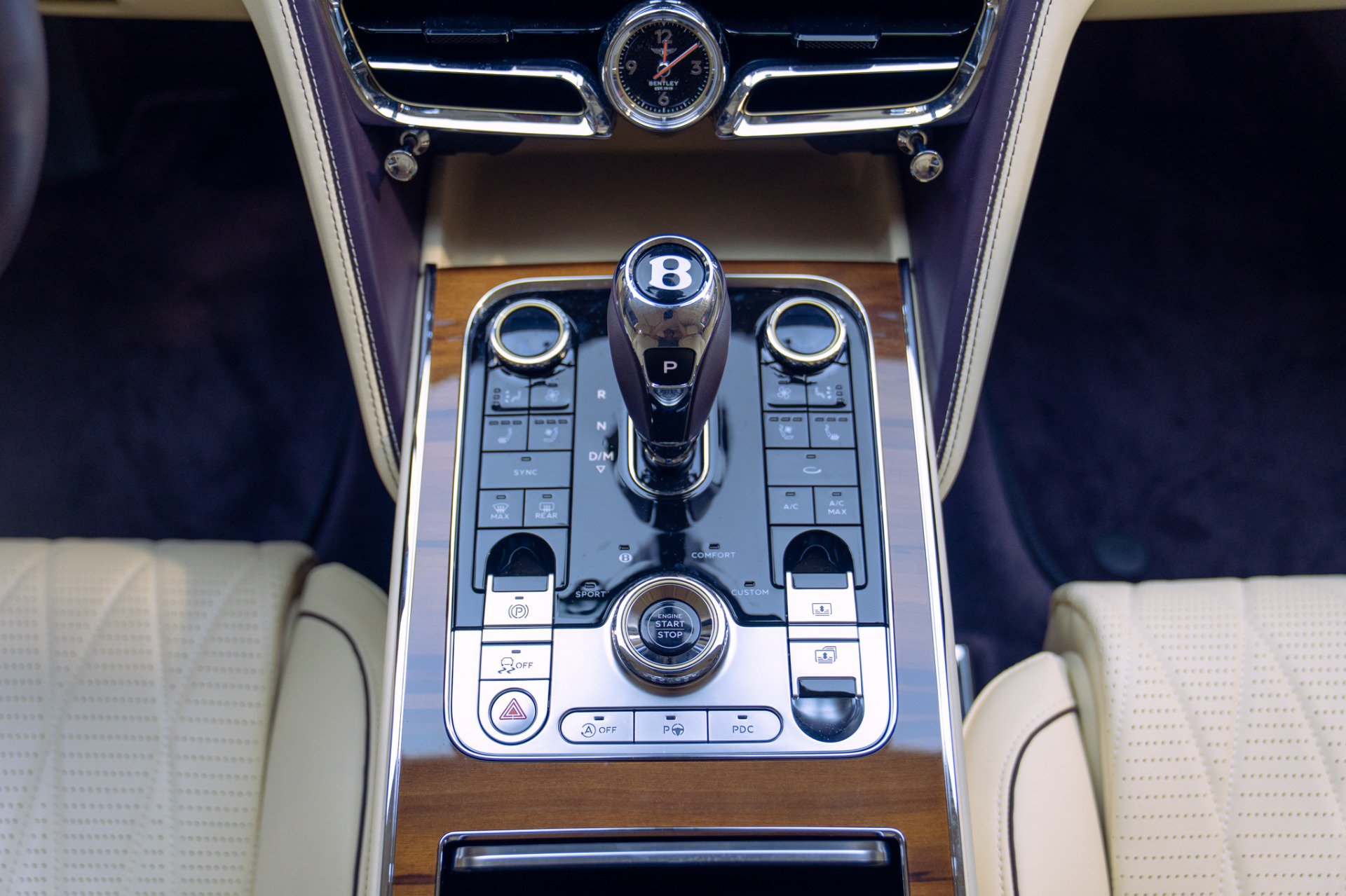 Used 2022 Bentley Flying Spur V8 AWD/4WD image 32