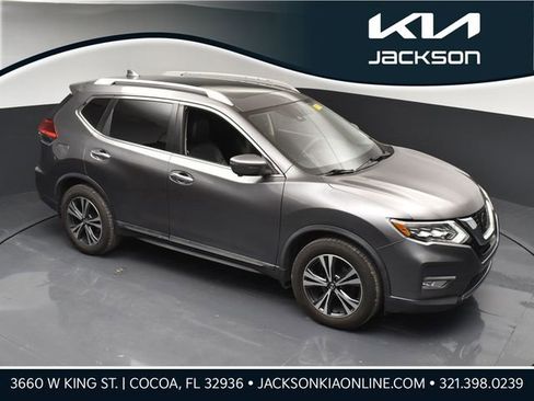 Used 2017 Nissan Rogue SL w/ SL Premium Package image 1