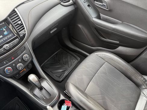 Used 2017 Chevrolet Trax LT w/ Driver Confidence Package image 21