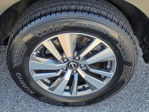 Used 2025 Nissan Pathfinder SL AWD/4WD image 42