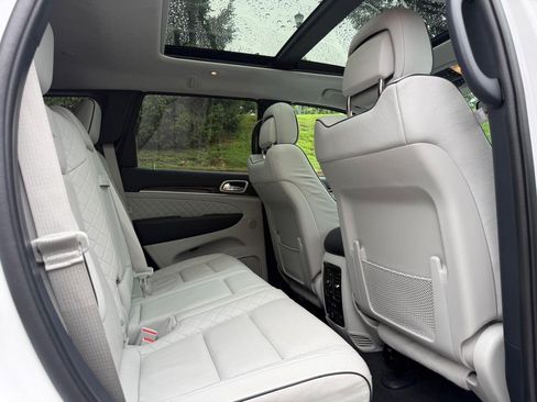 Used 2020 Jeep Grand Cherokee Summit AWD/4WD image 10