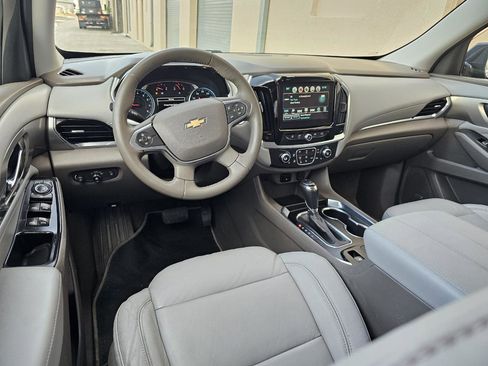 Used 2018 Chevrolet Traverse LT w/ LPO, 'HIT The Road' Package FWD image 19