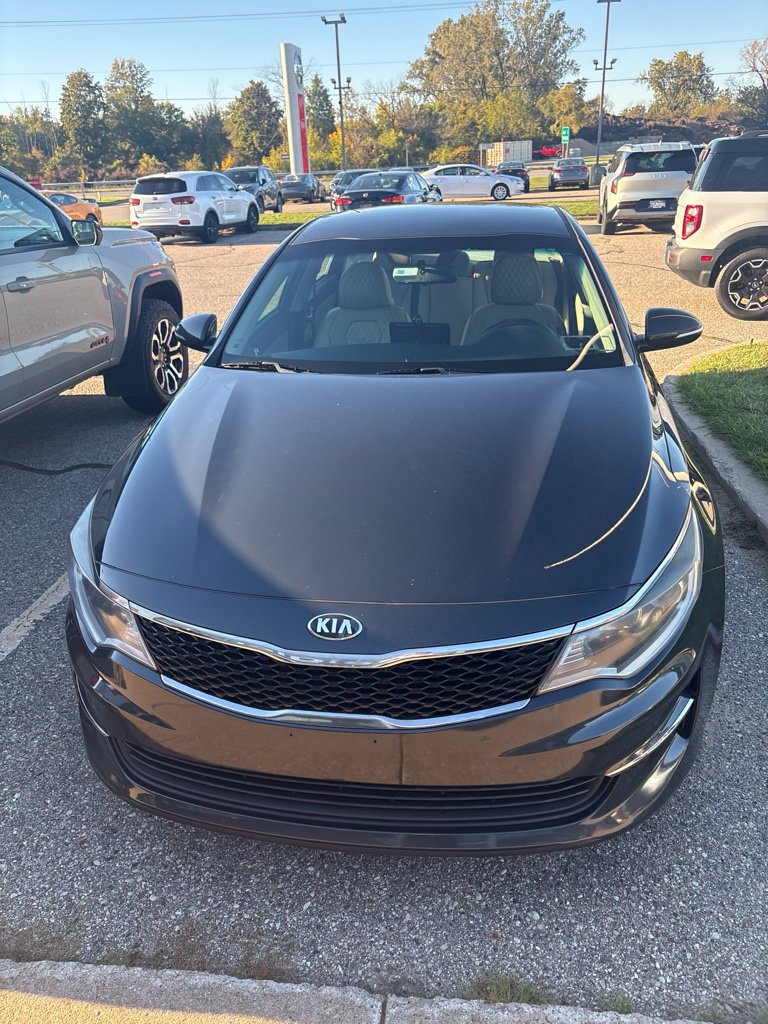 Used 2016 Kia Optima LX FWD image 1
