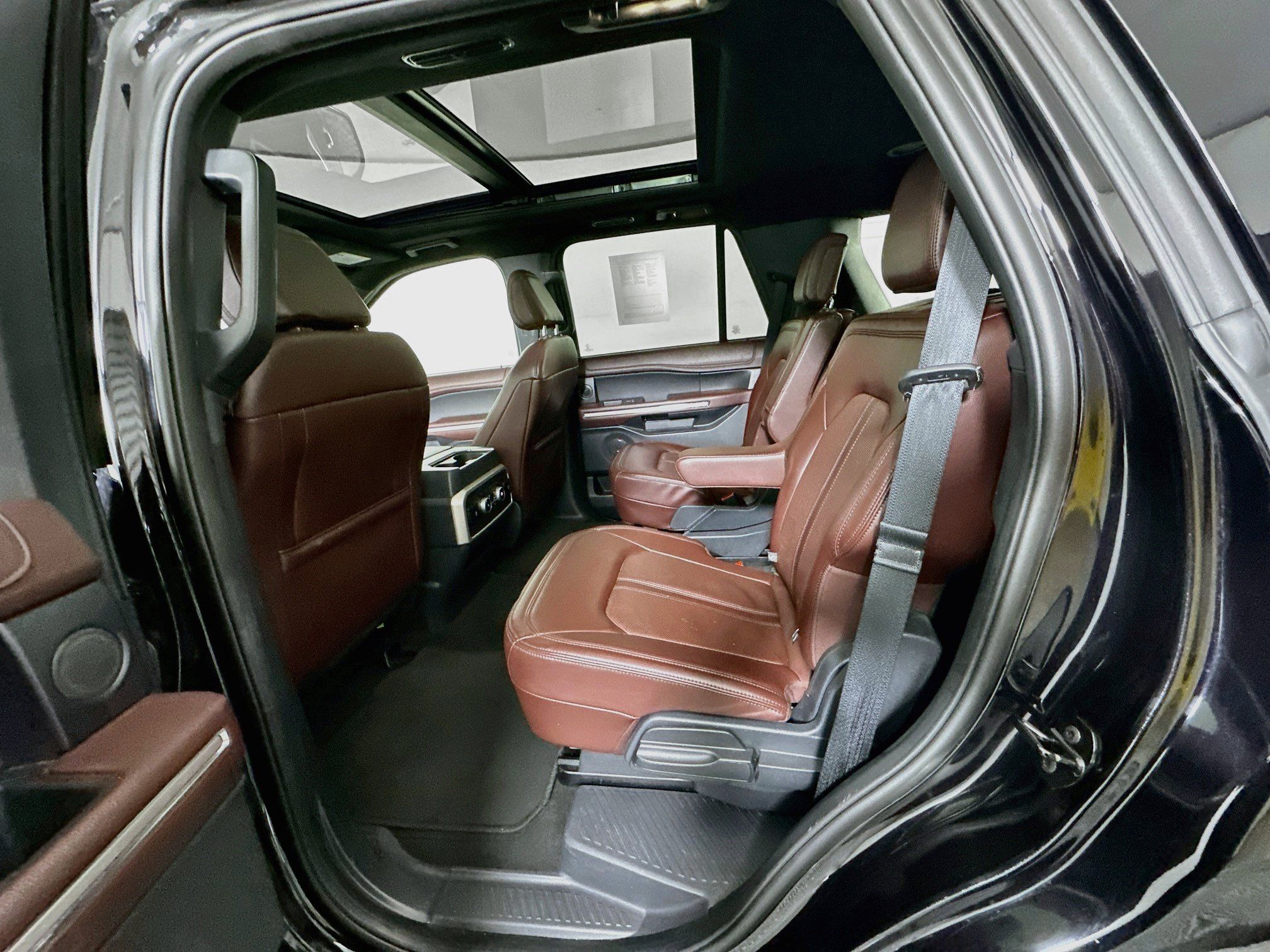 Used 2024 Ford Expedition Limited RWD image 27