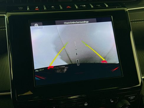 Used 2025 Jeep Grand Cherokee Altitude image 2