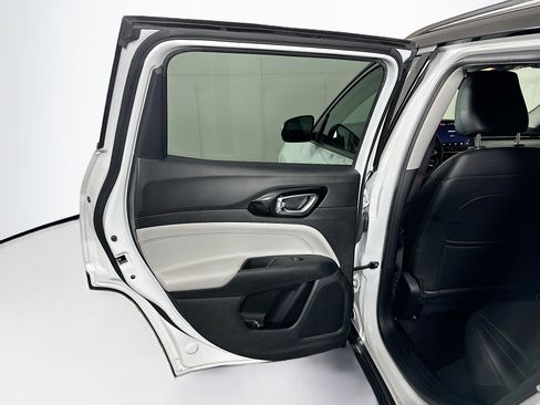 Used 2022 Jeep Compass Limited image 25