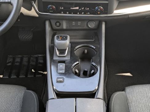 Used 2024 Nissan Rogue SV FWD image 23