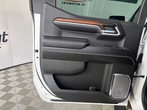 Used 2024 GMC Sierra 1500 Denali w/ Technology Package image 23