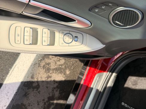 New 2025 Hyundai Sonata Limited image 12