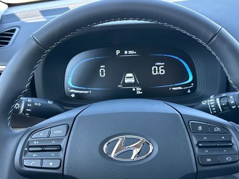 New 2026 Hyundai Venue SEL FWD image 19