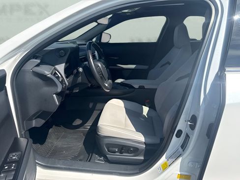 Used 2020 Lexus UX 200 w/ Premium Package FWD image 5