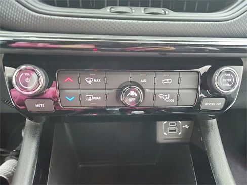 New 2026 Jeep Compass Latitude image 28