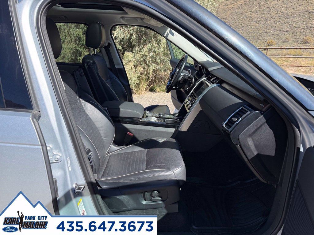 Used 2017 Land Rover Discovery HSE AWD/4WD image 40