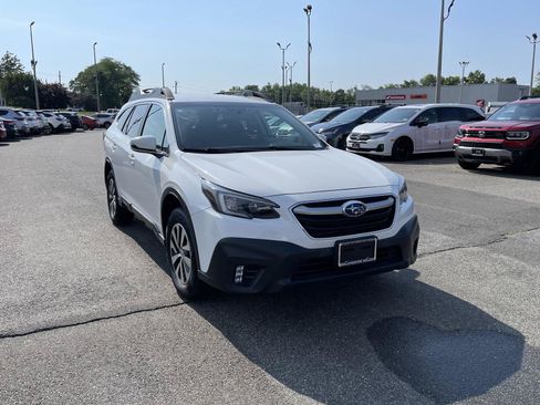 Used 2021 Subaru Outback Premium AWD/4WD image 1