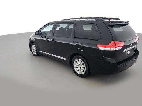 Used 2014 Toyota Sienna Limited w/ Limited Premium Package image 7