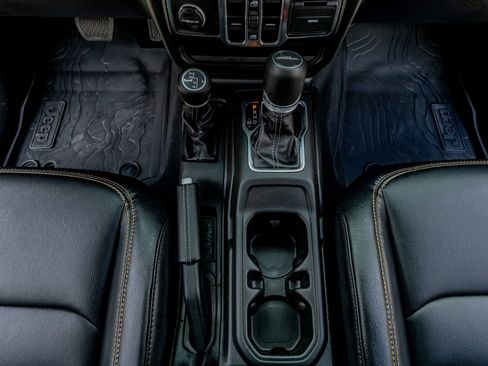 Used 2025 Jeep Gladiator Sport image 29