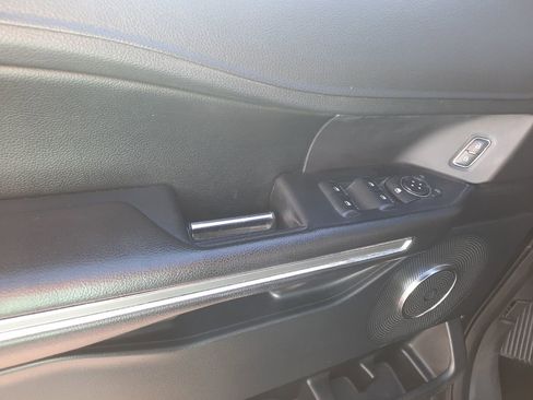 Used 2018 Ford Expedition XLT AWD/4WD image 16