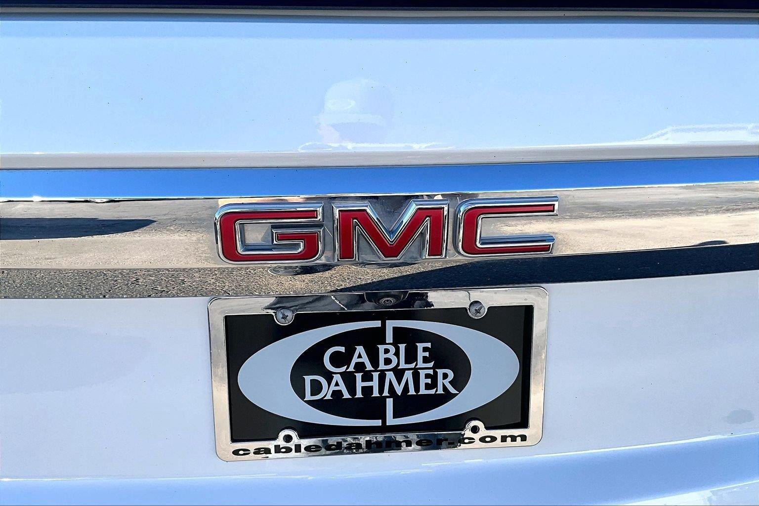 Used 2024 GMC Yukon XL SLT w/ SLT Luxury Package AWD/4WD image 32