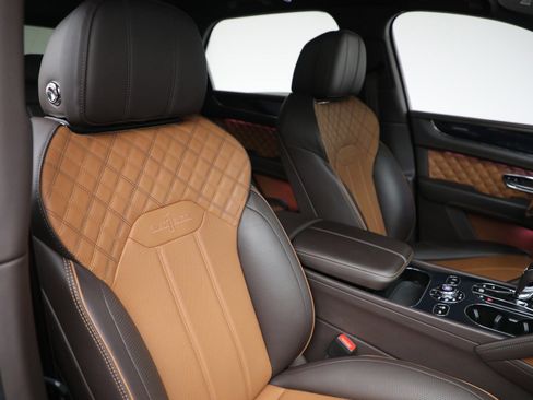Certified 2021 Bentley Bentayga image 27