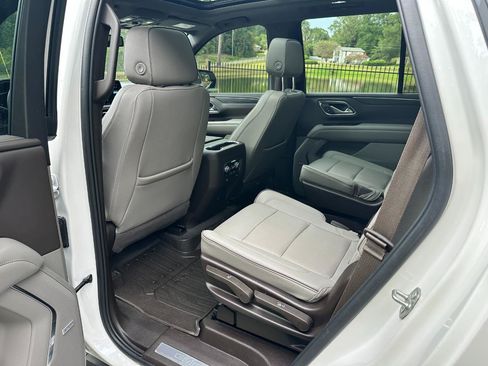 Used 2022 GMC Yukon SLT w/ SLT Premium Package RWD image 16