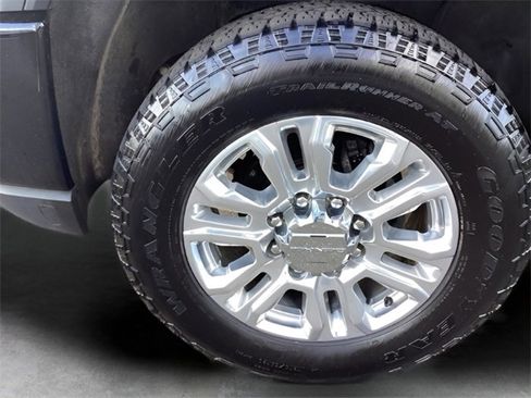 Used 2023 GMC Sierra 2500 Denali w/ Denali Ultimate Package image 9