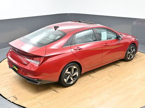 Used 2023 Hyundai Elantra Limited w/ Preferred Accessory Package FWD image 47
