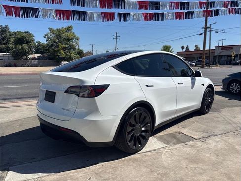 Used 2022 Tesla Model Y Performance AWD/4WD image 6
