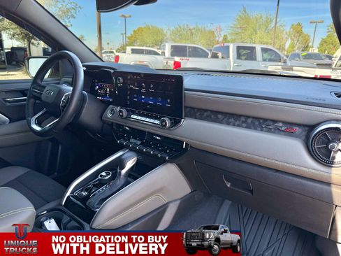 Used 2024 Chevrolet Colorado ZR2 w/ Technology Package image 30