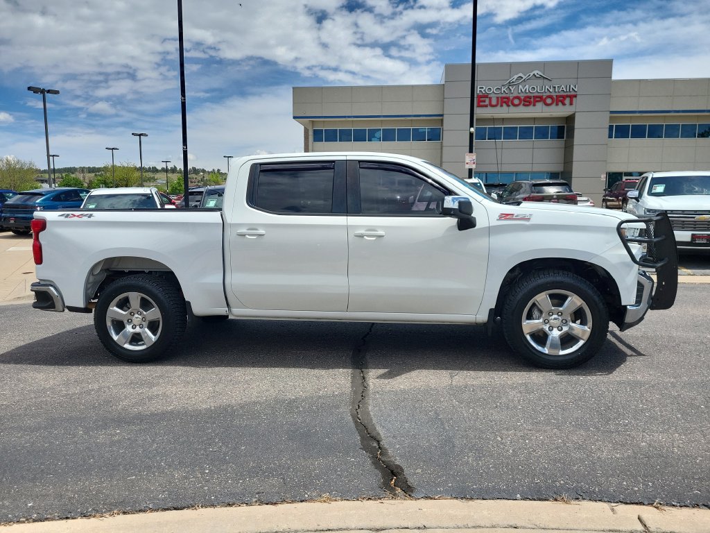 Used 2021 Chevrolet Silverado 1500 LT AWD/4WD image 3