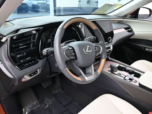 Used 2025 Lexus RX 350 Premium Plus image 10