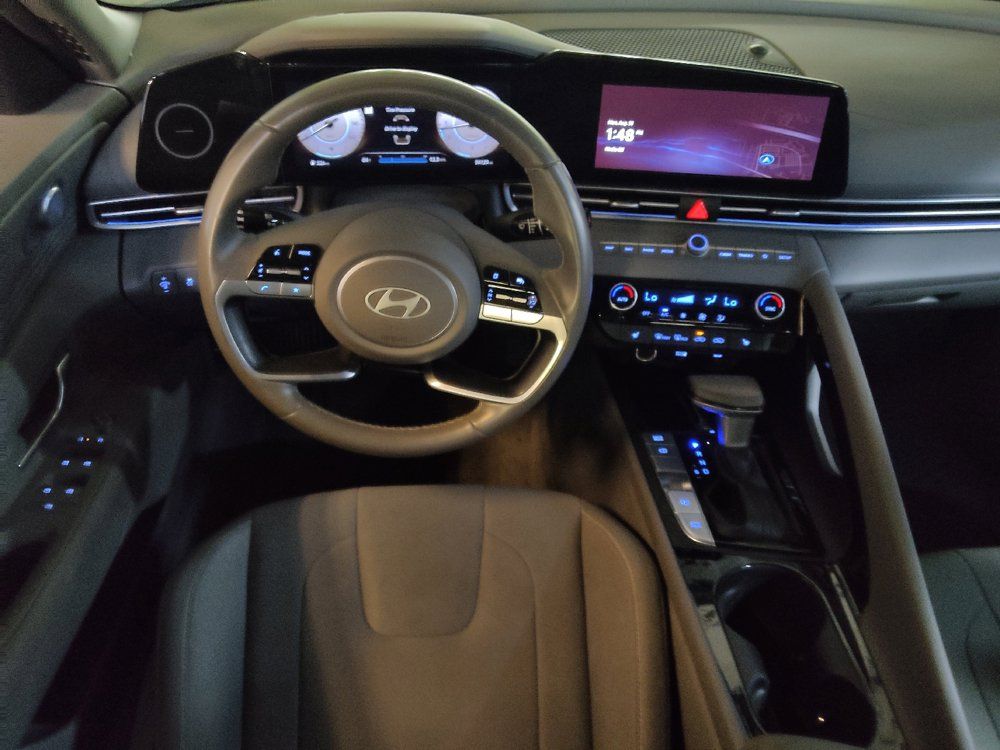 Used 2025 Hyundai Elantra SEL FWD image 22
