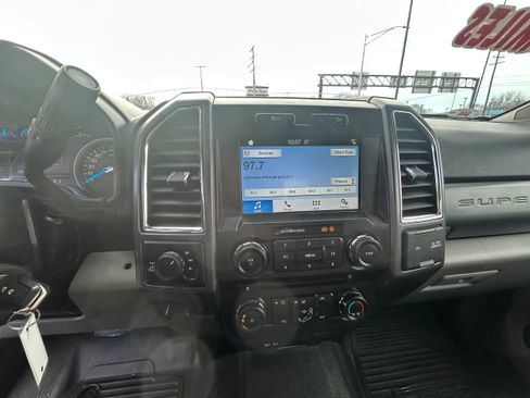 Used 2017 Ford F250 XLT w/ FX4 Off-Road Package AWD/4WD image 10