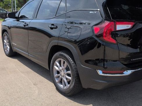 Used 2024 GMC Terrain SLT FWD image 3