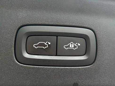 Used 2023 Polestar Polestar 2 w/ Pilot Pack image 23